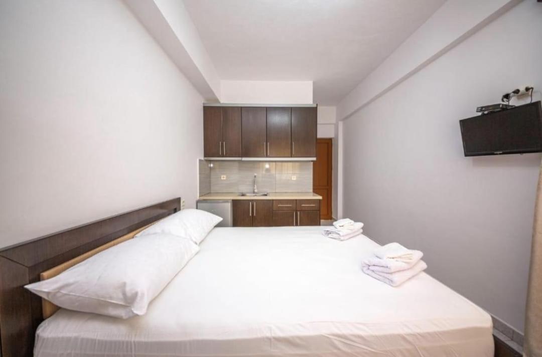 Rooms By Klajdi Σαράντα Εξωτερικό φωτογραφία